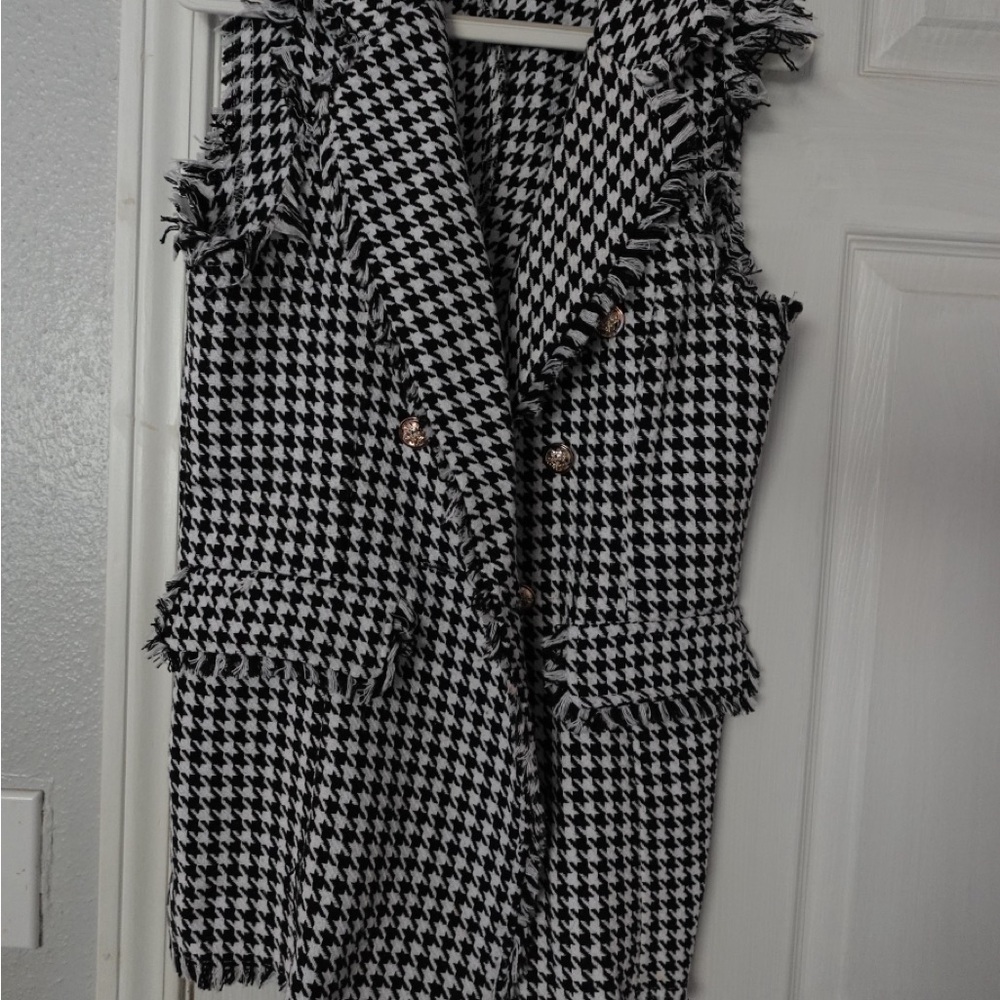 SHEIN Black and White Houndstooth Blazer